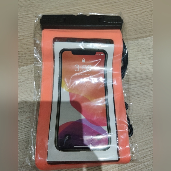 Waterproof Phone Case - Picture 4 of 4